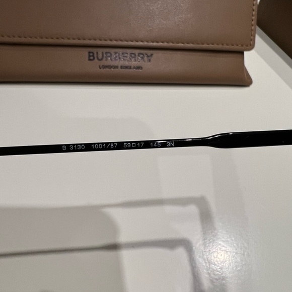 Burberry Blaine Sunglasses (Authentic BNIB) - Picture 7 of 8